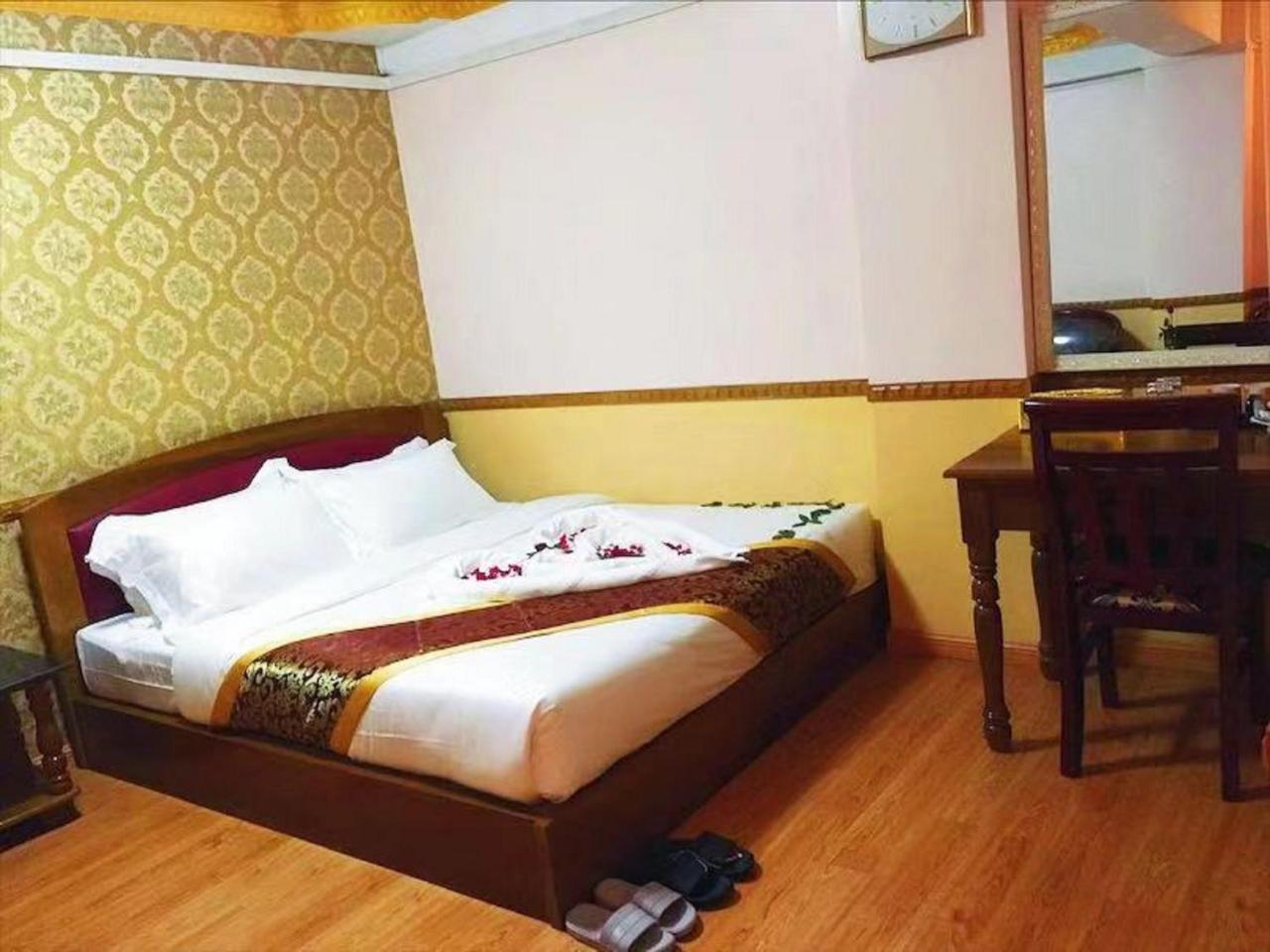 C & Y Hotel Yangon Exterior foto
