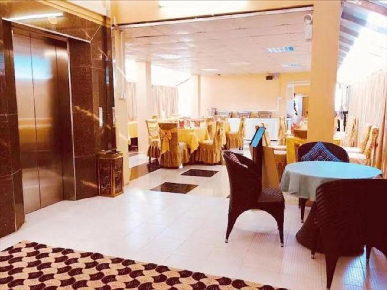 C & Y Hotel Yangon Exterior foto