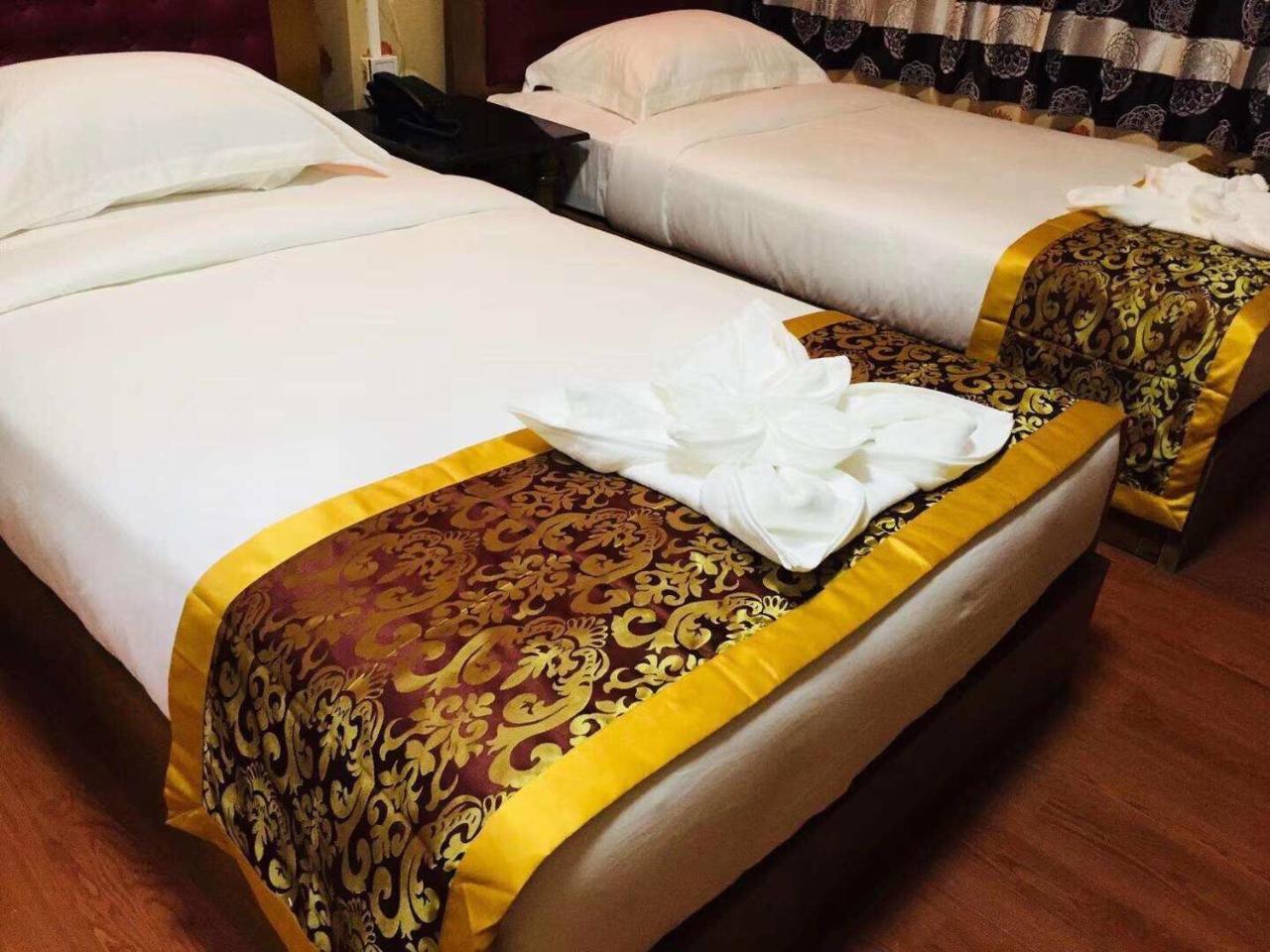 C & Y Hotel Yangon Exterior foto