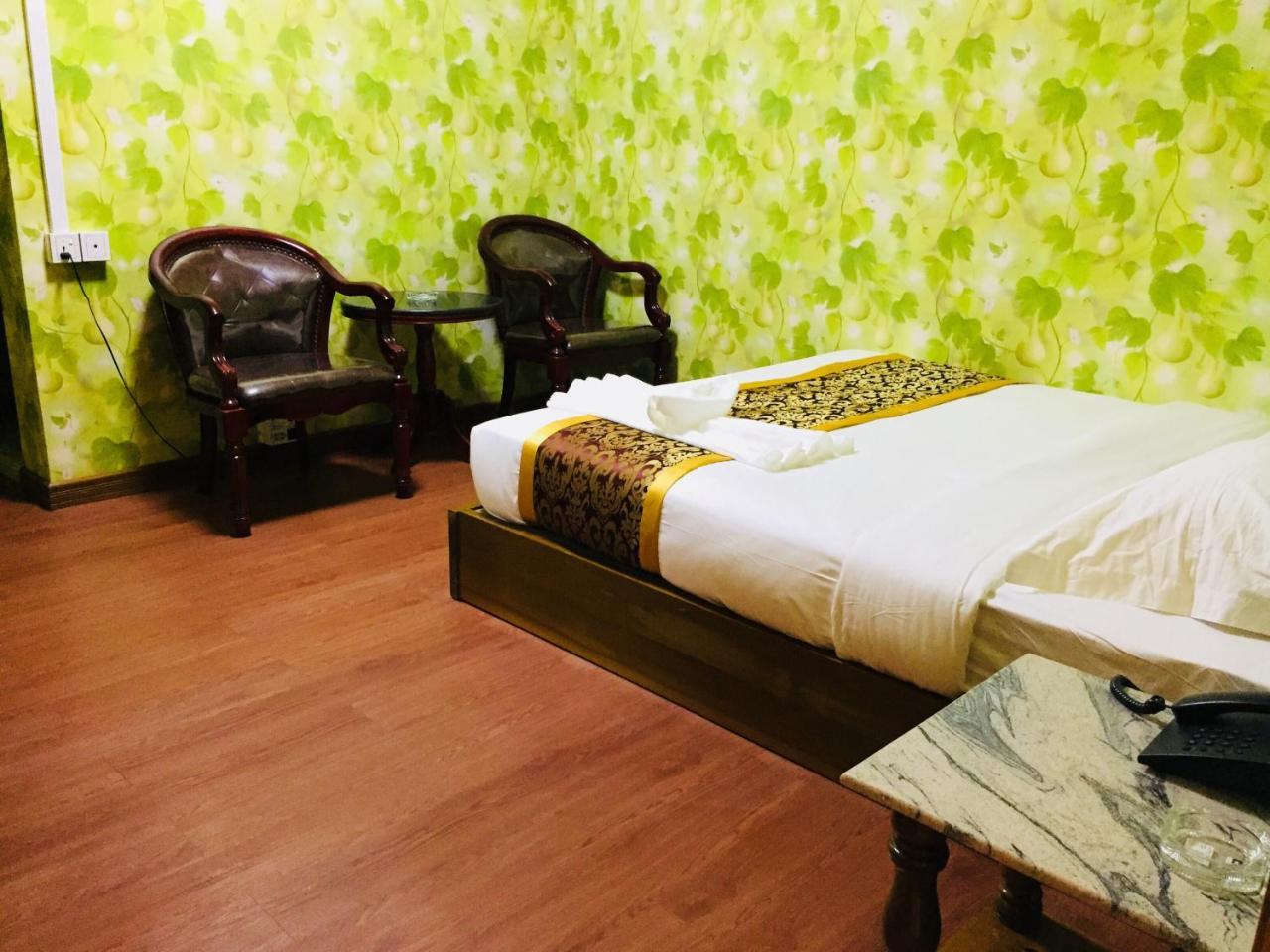 C & Y Hotel Yangon Exterior foto